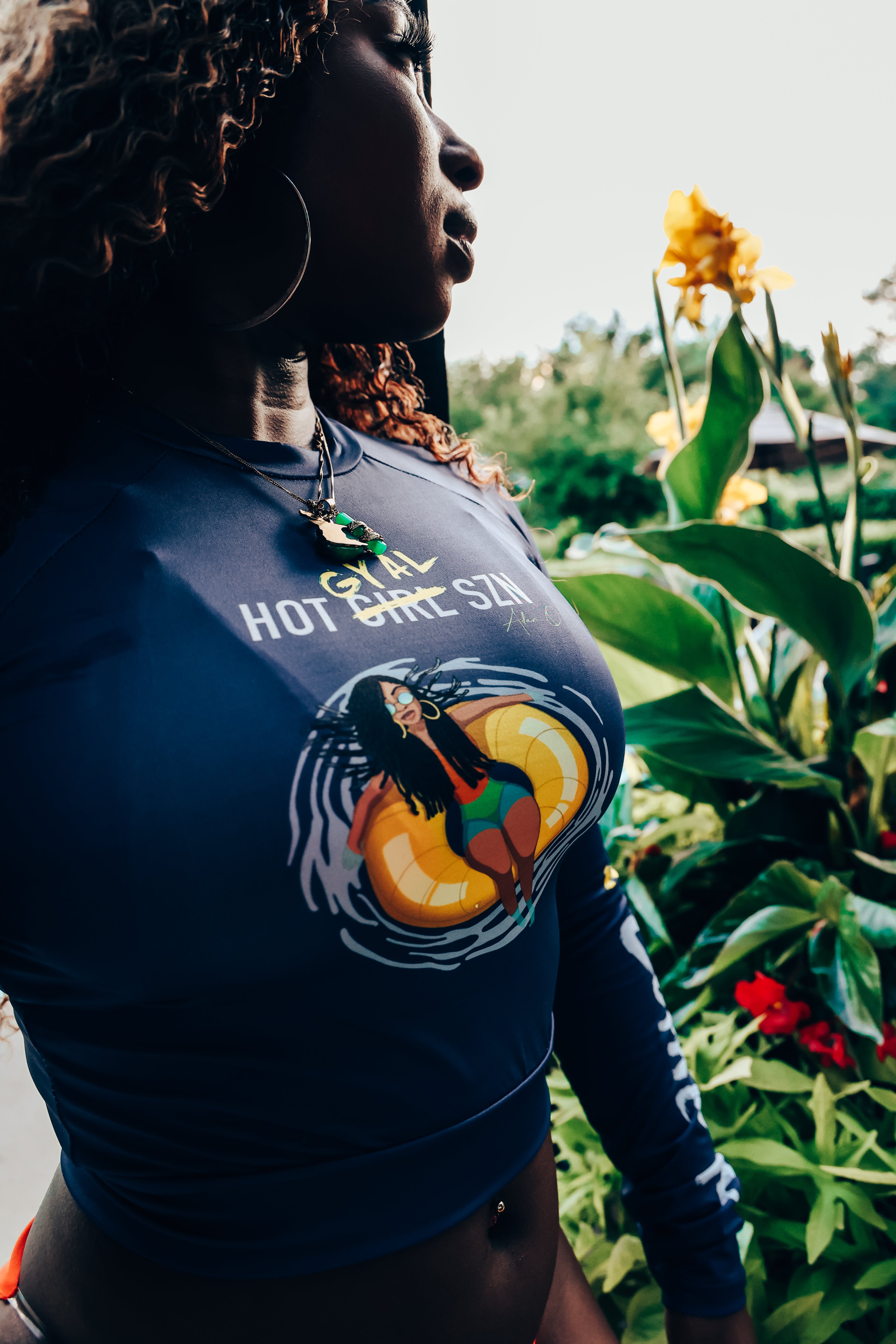 Hot Gyal SZN "Navy" (Female Crop Top Rashguard)